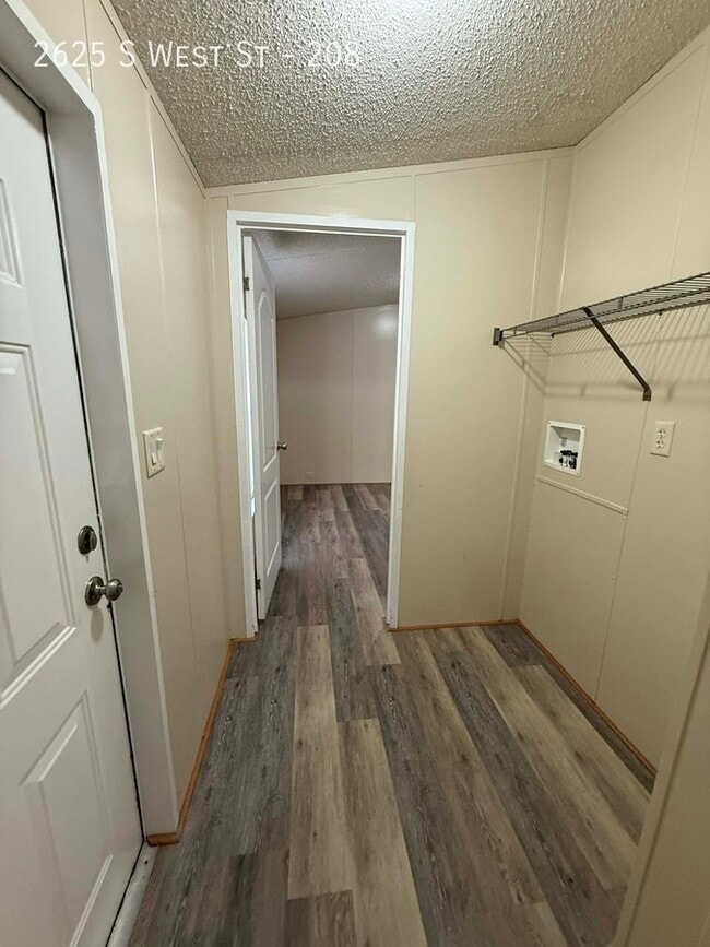 Photo - 2625 S West St