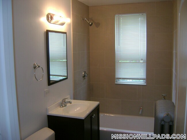Photo - 11 Abbotsford St Unit 1