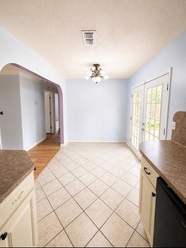 Photo - 10415 Norton Dr