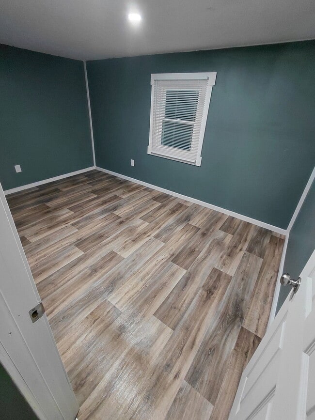 Photo - 114 Langford Dr