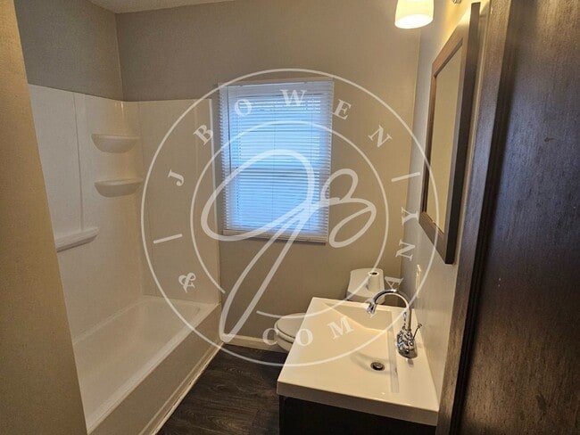 Photo - Beautiful 2 Bedroom Lower Duplex Unit 1