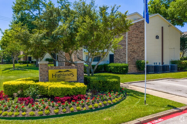 Building Photo - Highlands of Duncanville
