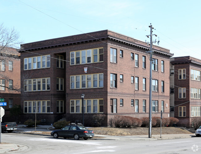 Building Photo - 1941 Aldrich Ave S Rental