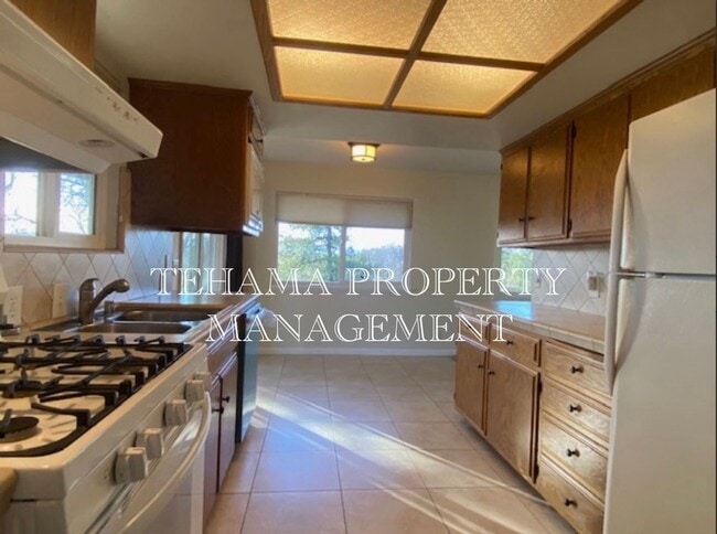 Photo - Beautiful 2 Bedroom/2 Bathroom Home with a Great Room, Fireplace and access to shared swimming pool
