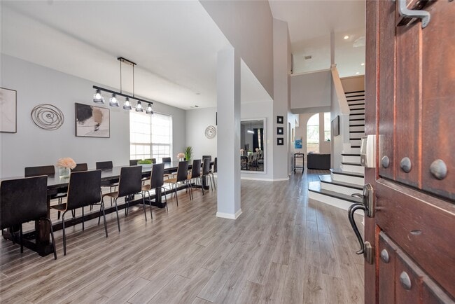 Photo - 10815 Oak Bayou Ln