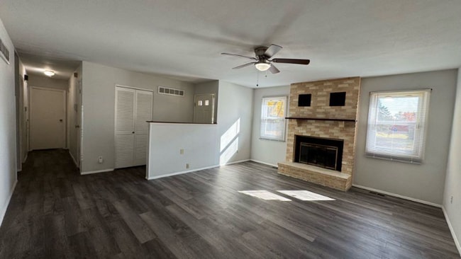 Photo - 1615 Central Pkwy