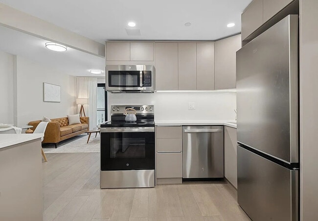 Building Photo - 608 Ocean Ave