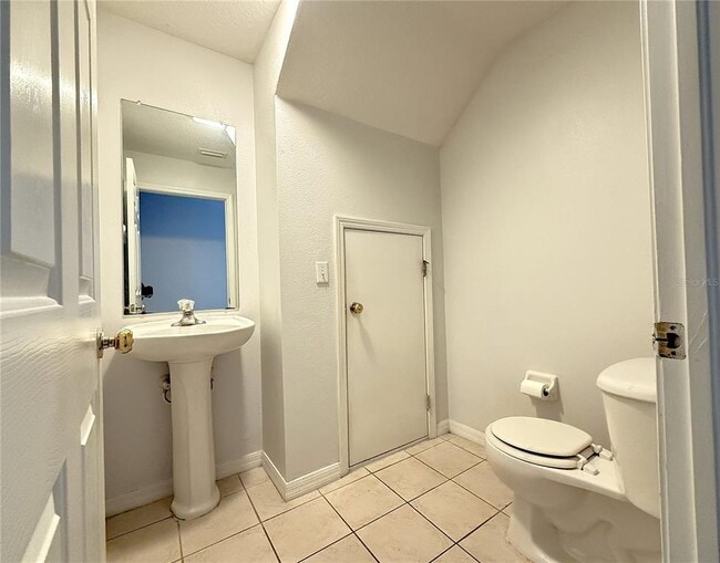 Photo - 254 Castlekeeper Pl