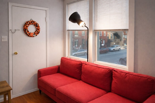 Photo - 1959 W Dickens Ave Unit 2F