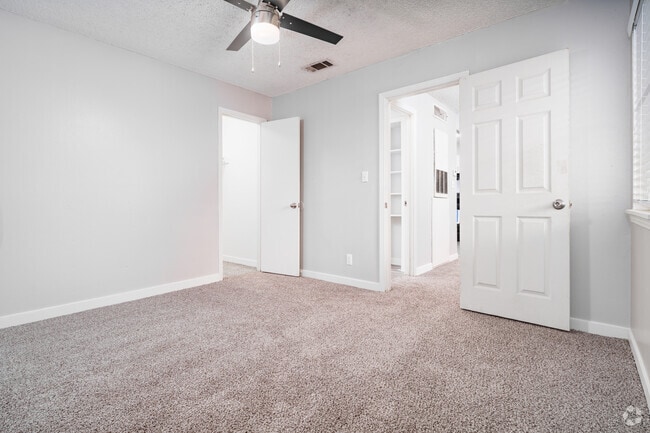 1BR, 1BA - 525SF - Bedroom