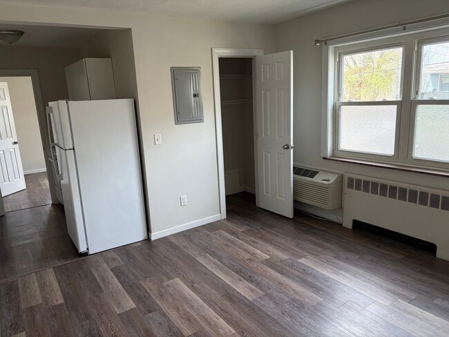 Photo - 2111 Lawn Ave Unit 1