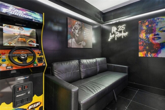 Photo - 919 NW 49th St