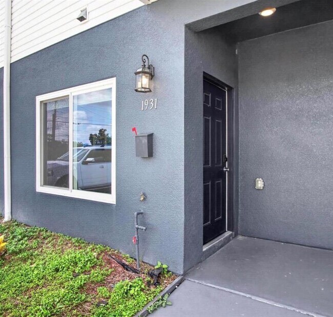 1931 Oxnard Ct