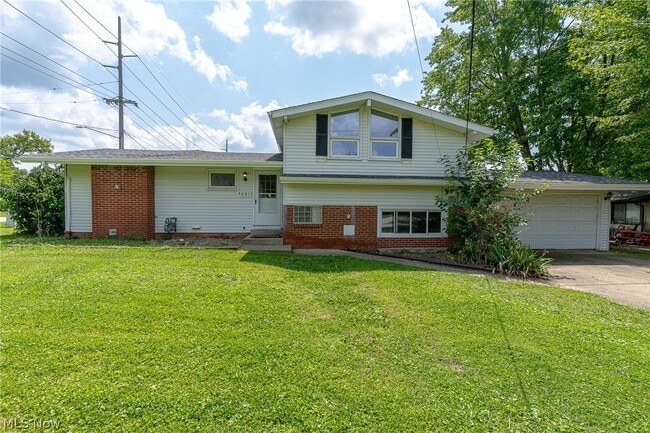 Building Photo - 9081 Royalton Rd