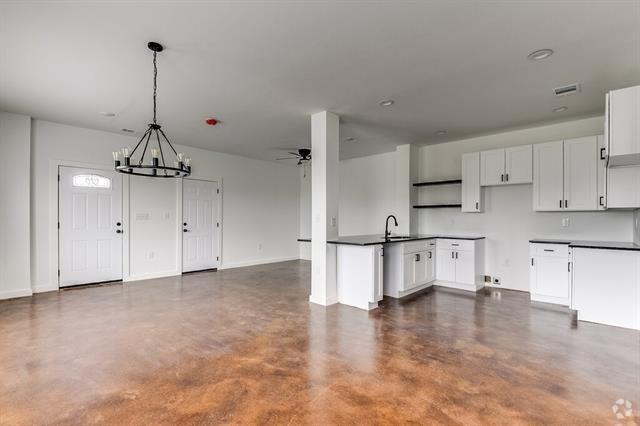 Building Photo - 1020 Burnett Blvd Rental
