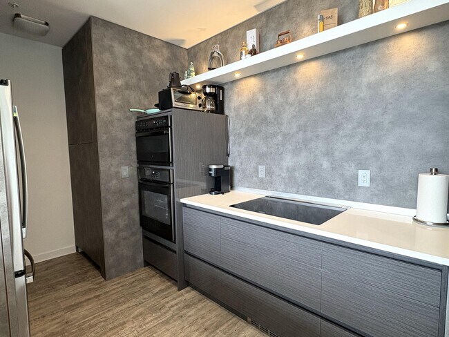 Photo - 335 SE 6th Ave Unit 402