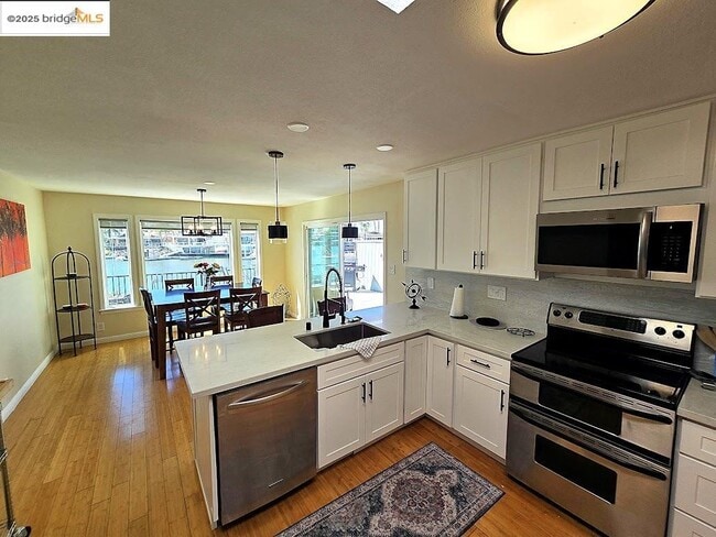 Building Photo - 1216 Marina Cir