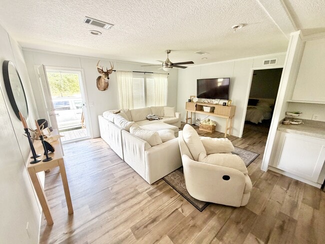 Photo - 5250 Hummingbird Ln