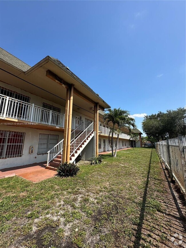 Building Photo - 251 NW 177th St Unit A-206 Rental