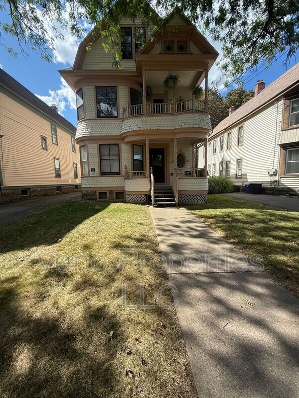 Building Photo - 1075 Park Ave Rental