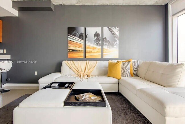 Photo - 3250 NE 1st Ave Unidad 1108