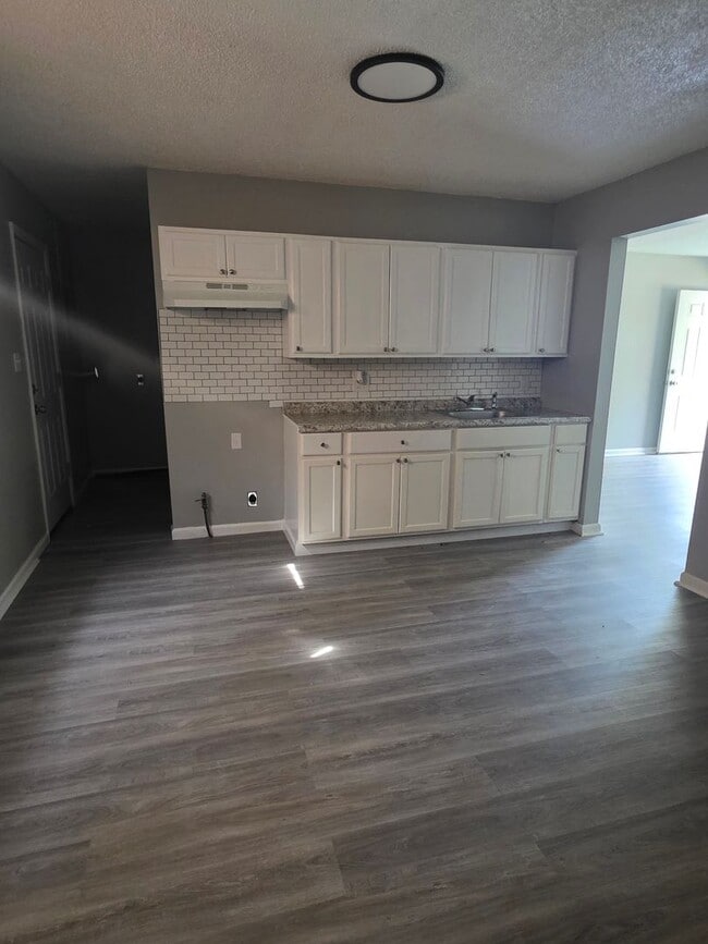 Photo - 1420 Williams St