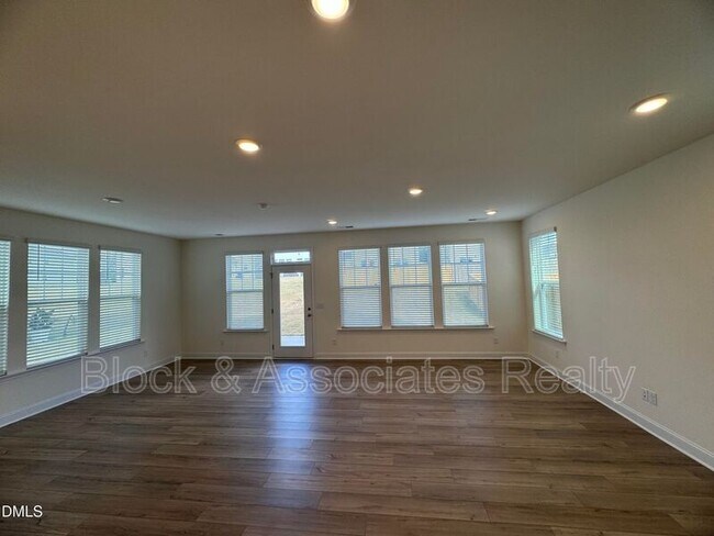 37 Bluebell St