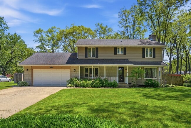 Building Photo - Union Lake Retreat – Updated 4-Bed Colonial w/ Stand-by Generator