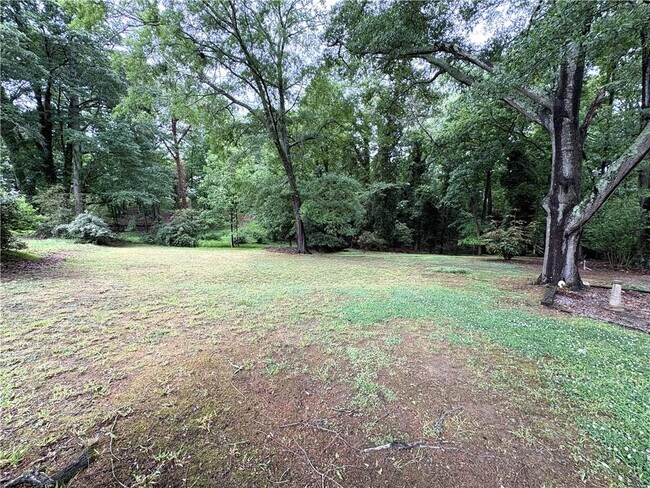 Photo - 1391 Enota Ave NE