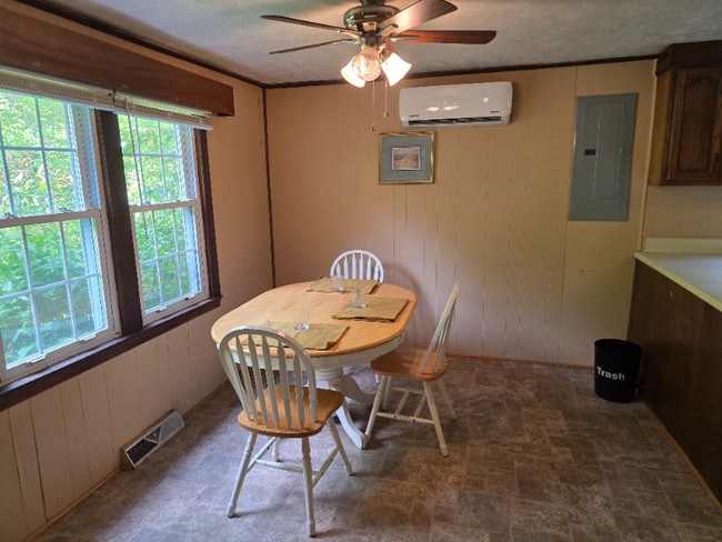 Photo - 332 Lytle Cove Rd