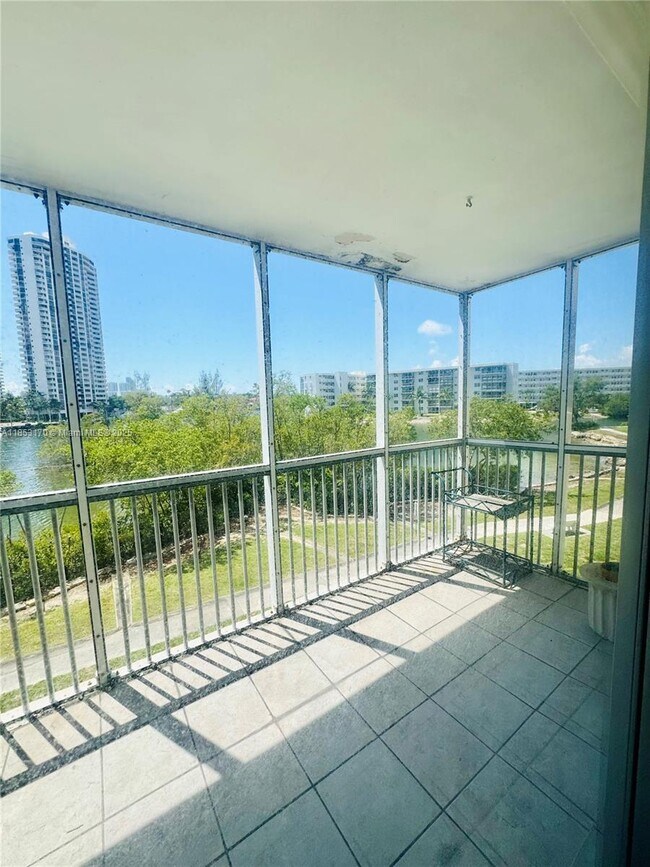 Photo - 2980 Point E Dr Unidad D310