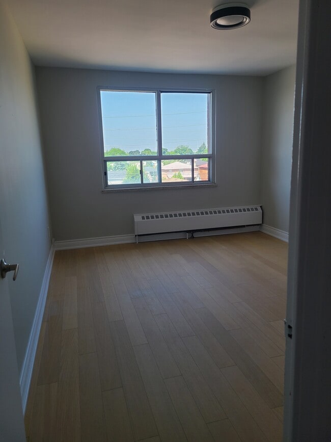 Photo - 875 Kennedy Rd