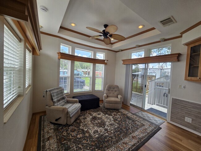 1377 Mainsail Ln