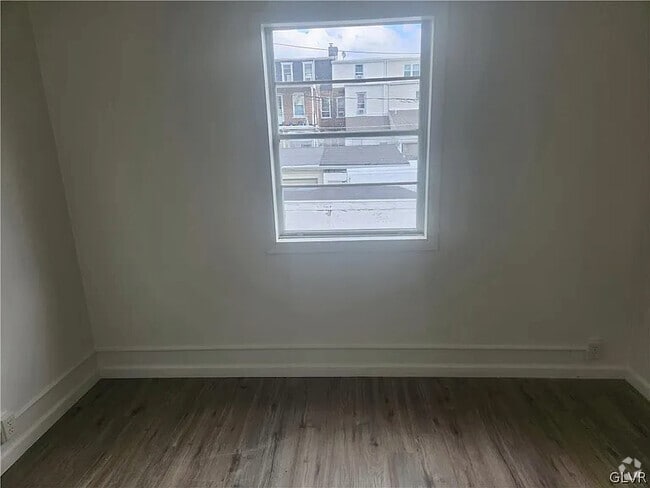 Building Photo - 519 N 11th St Rental
