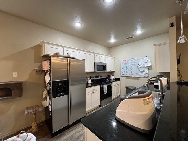 Photo - 2130 10th St