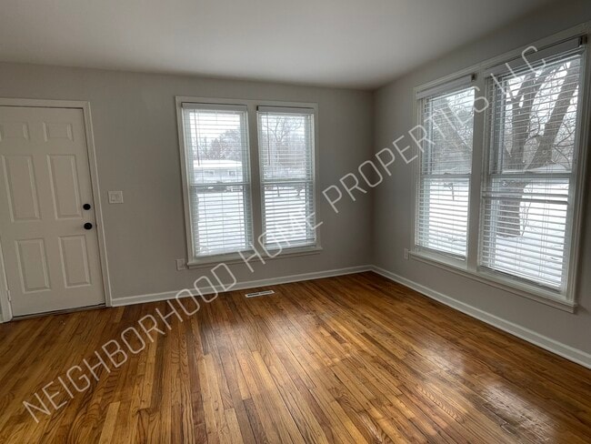 Photo - 2450 Gerald Ave