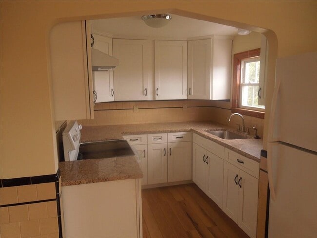 34 Bellevue Ave Unit 2
