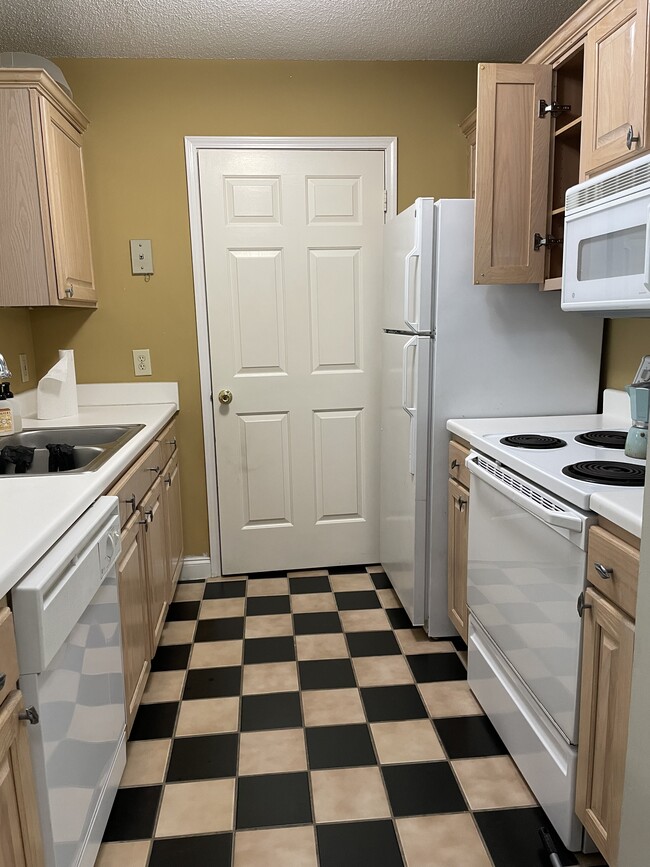 Photo - 1075 Peachtree Walk NE Unit A