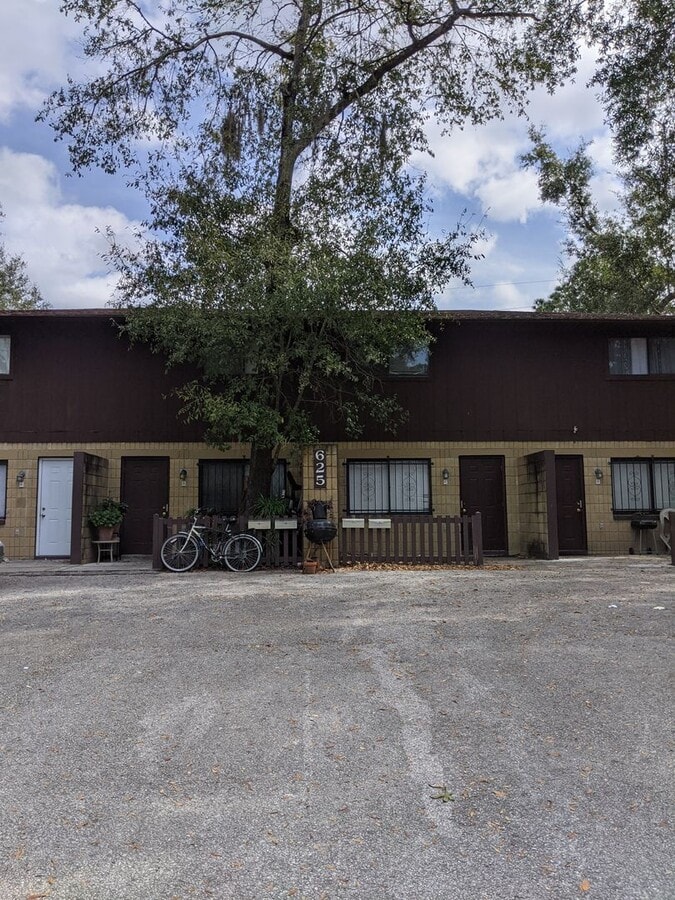 Photo - 625 SW 67th Terrace