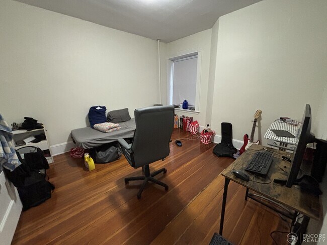 1595 Beacon St Unidad 4