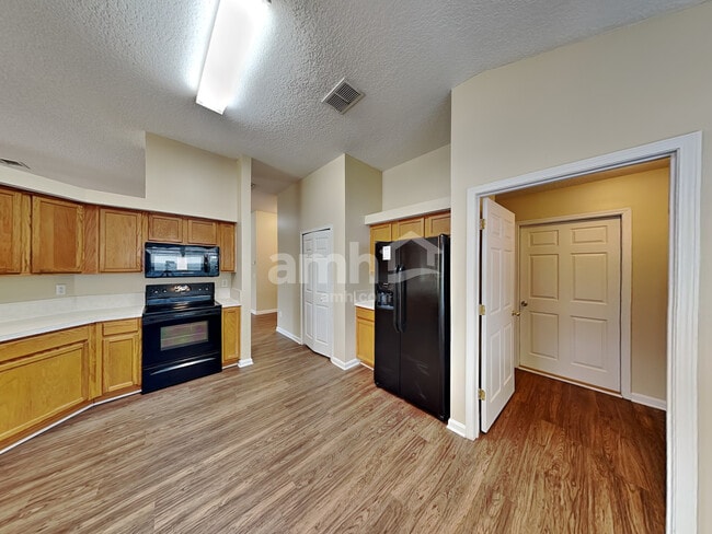 Photo - 2559 Coachman Lakes Dr