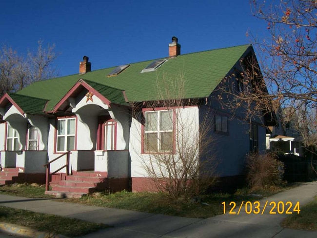 Building Photo - 221 E Callender St Rental