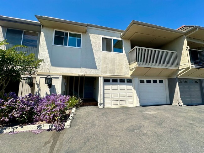 Spacious 3 Bedroom Townhome near USD!! Par... - Spacious 3 Bedroom Townhome near USD!! Par...