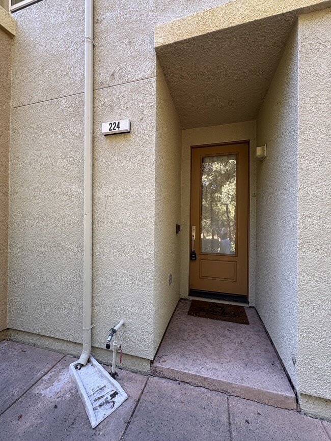 Building Photo - 224 City Center Dr Rental