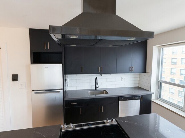 420 Eglinton Ave E Unit 502