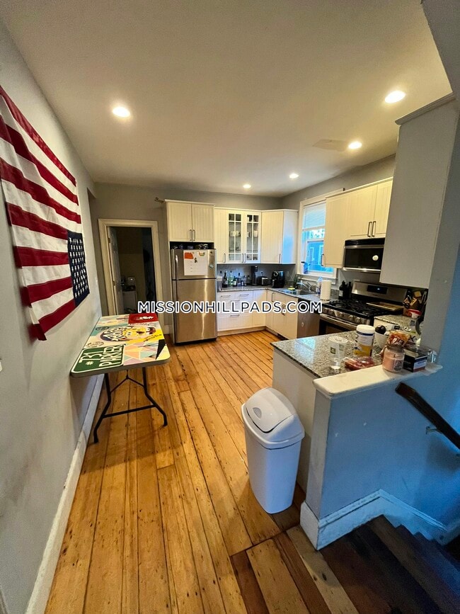 Photo - 731 Parker St Unit 1