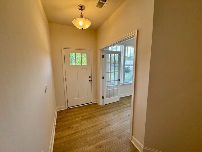 Photo - Brand New 3BR/3.5 Bath Townhouse in South ...