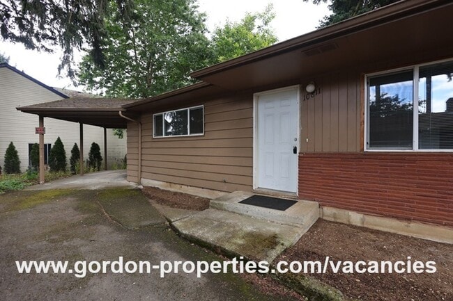 Building Photo - SE Green Vista Dr - Milwaukie 2 bedroom du... Rental