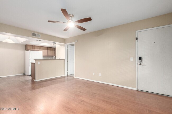 Photo - 1720 E Thunderbird Rd Unidad 1037