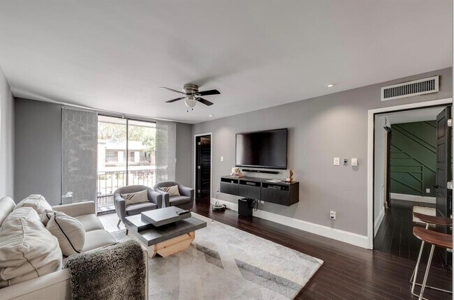 Photo - 3401 Timmons Ln Unidad 44 Rental